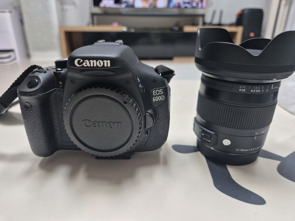 DSLR 카메라 + 17-70mm os 렌즈 세트 이미지
