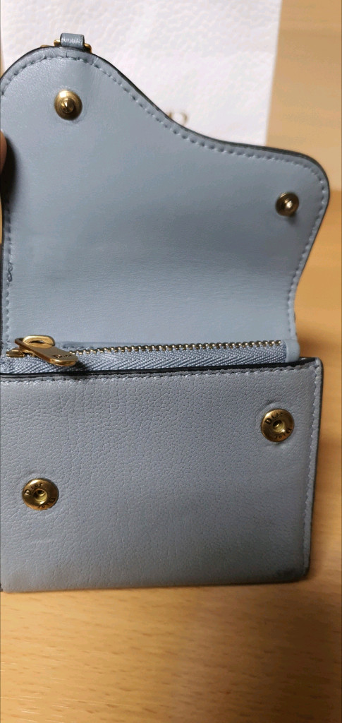 디올 로투스 반지갑/지갑 정품A급(감정O)구찌프라다루이비통디올고야드샤넬셀린느보테가생로랑발렌시아가버버리가방--7