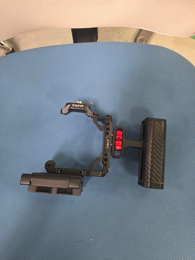 각종스몰리그 하프케이스판매합니다a7cr.a7m3,a7c2,a7r4,a9m2,a7c,a1,a7s3--3