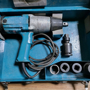 마끼다 6906 전기 임팩트렌치 19mm(3/4인치) 판매해요