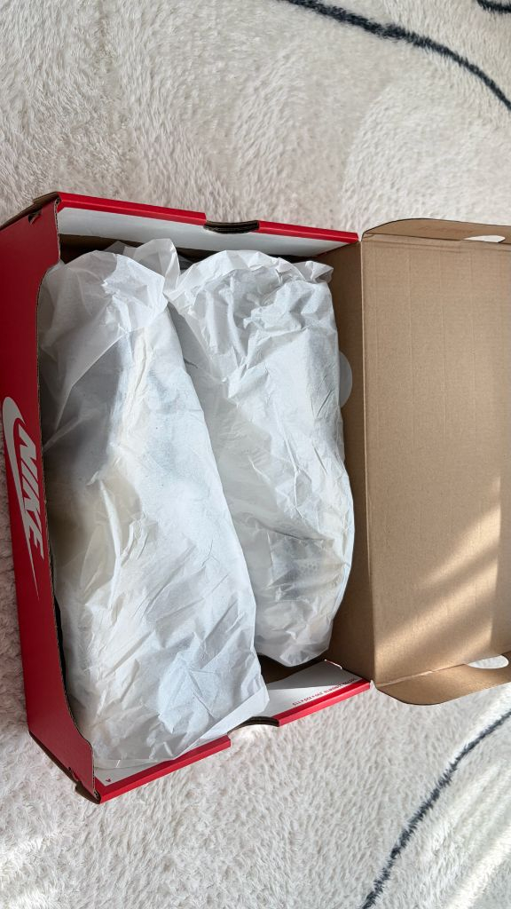 나이키 보메로5 (대장급) 박스풀셋 275사이즈 새상품 판매해요 이미지