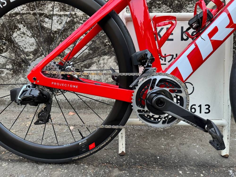 트렉 마돈 6세대 커스텀 - 스램 레드 eTap + DT ARC1100 + 일체형 카본 핸들바 이미지