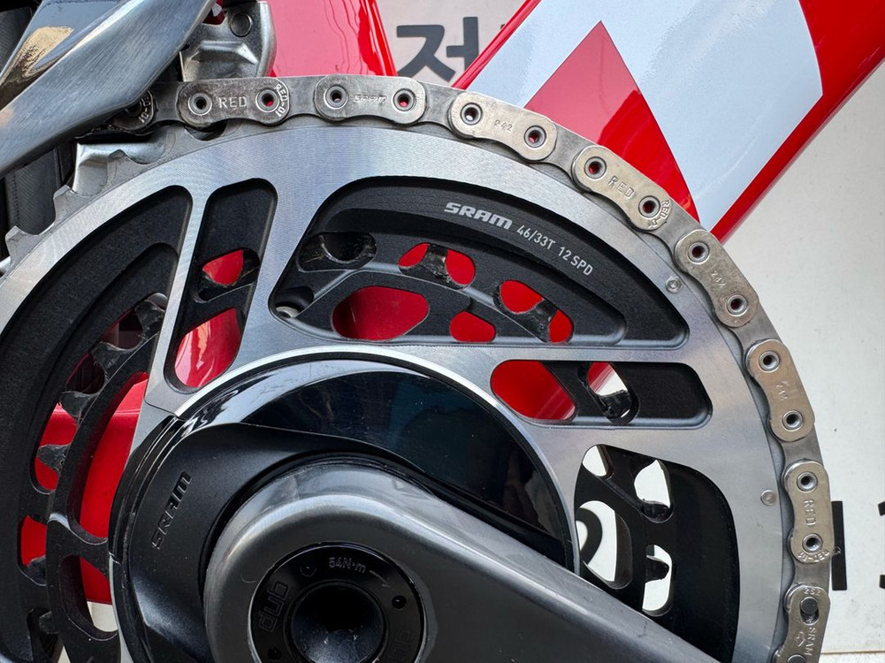 트렉 마돈 6세대 커스텀 - 스램 레드 eTap + DT ARC1100 + 일체형 카본 핸들바 이미지