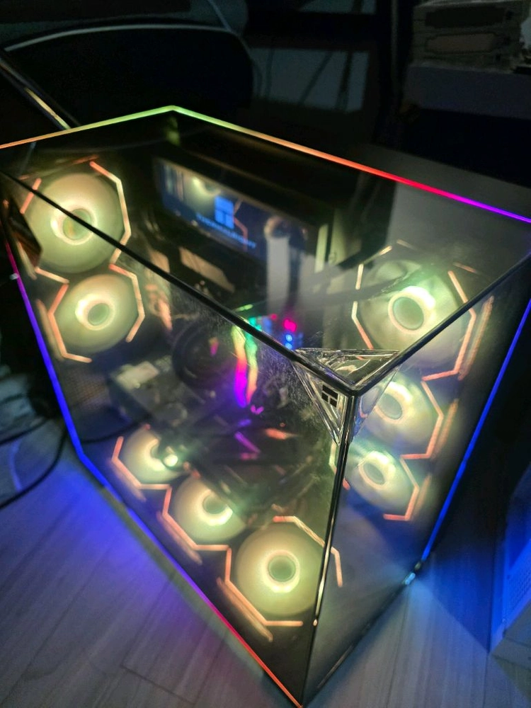라이젠9 9950x3d x870e rtx5080 본체 이미지