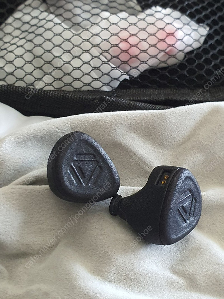 NC Audio Store 골전도 커스텀 이어폰 팝니다 이미지