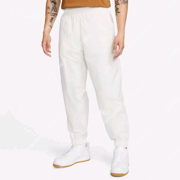 나이키 NRG 솔루 스우시 우븐 트랙 셋업 팬텀 화이트--1