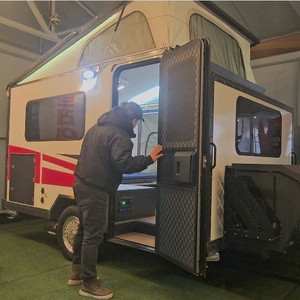 캠핑 카라반 트레일러