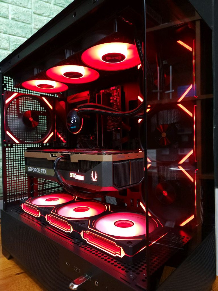 미사용 ) 9800X3D & RTX5070TI 게이밍 컴퓨터 PC 판매 이미지