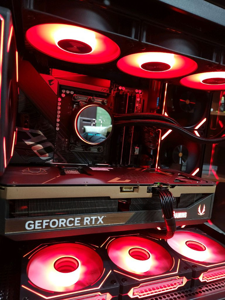 미사용 ) 9800X3D & RTX5070TI 게이밍 컴퓨터 PC 판매 이미지