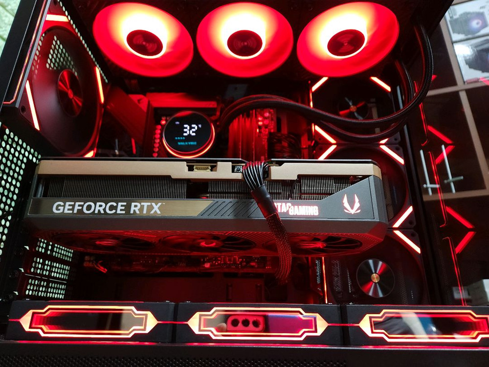 미사용 ) 9800X3D & RTX5070TI 게이밍 컴퓨터 PC 판매 이미지