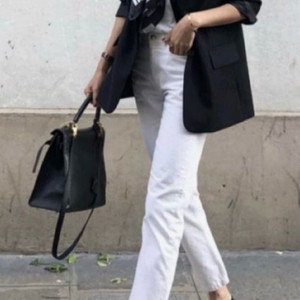 아크네화이트데님