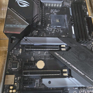 5700X3D+ASUS X570-F 팝니다 이미지