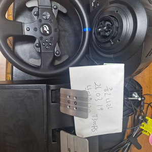 트러스트마스터 T300RS GT 팝니다 이미지