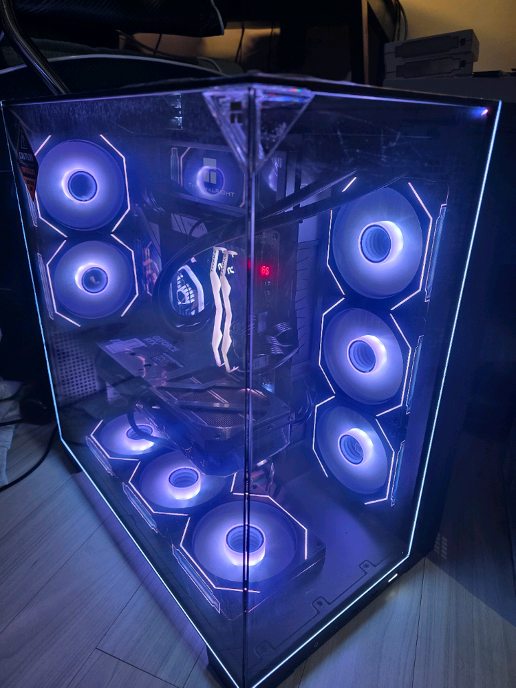 라이젠7 9800X3D X870E 5080 하이엔드 본체급매합니다--1