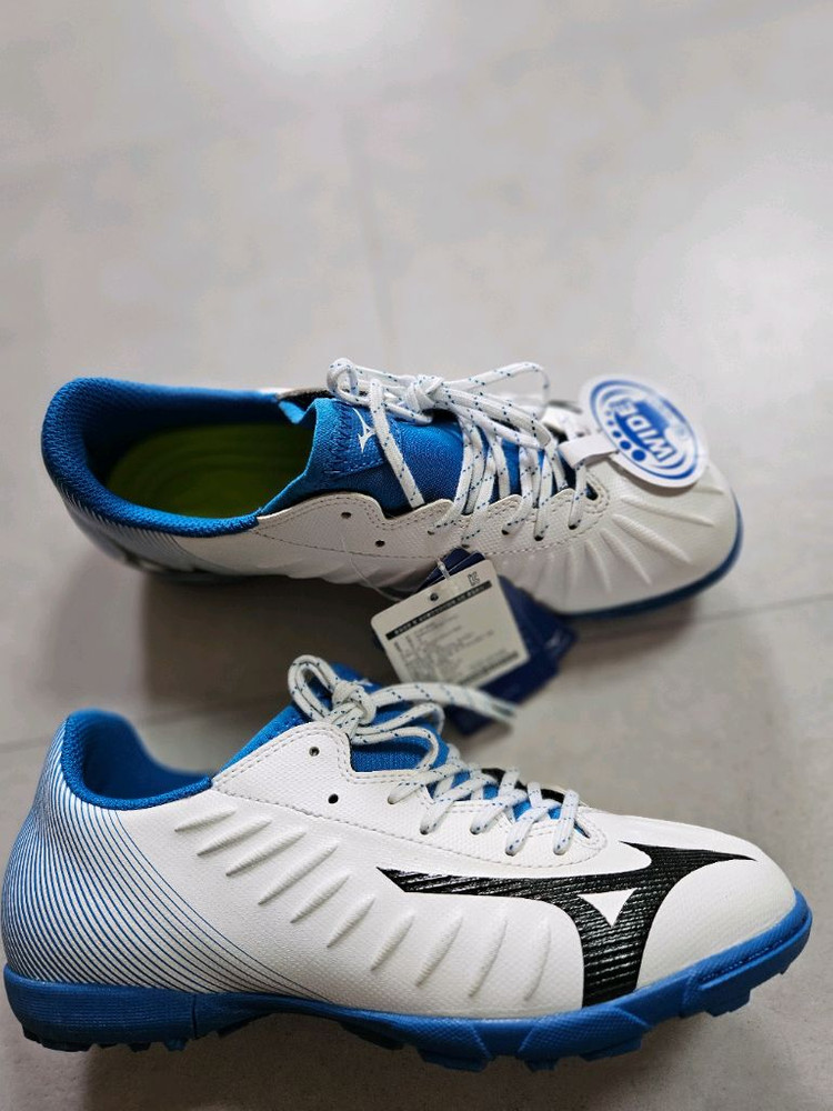 미즈노 흰색 축구화 240 새상품 이미지