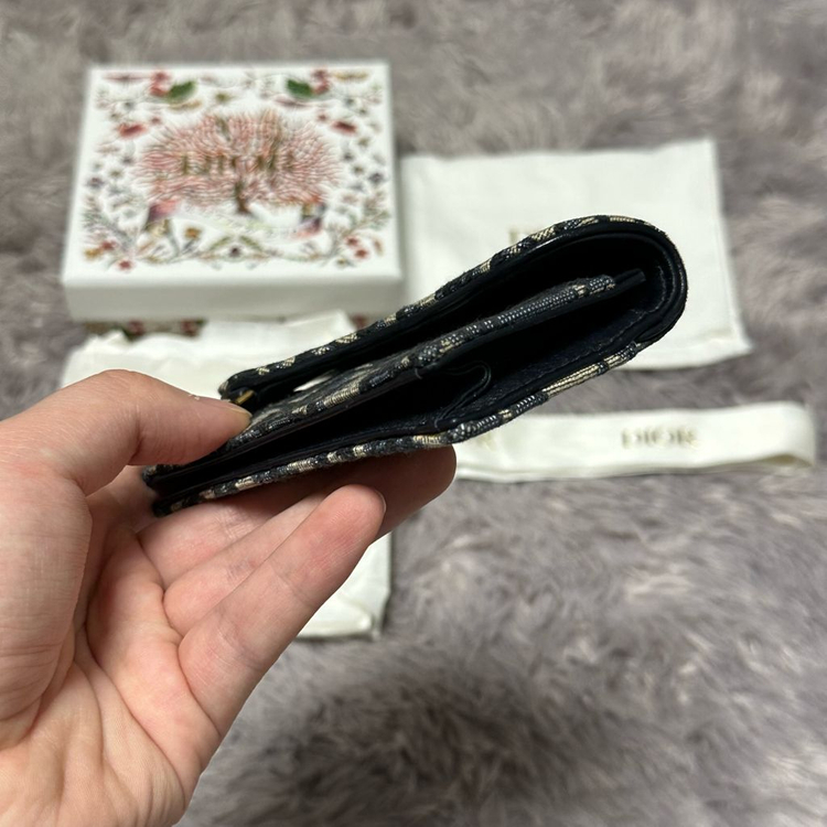 [풀구성] 디올 오블리크 새들 플랩 카드지갑 베이지 이미지