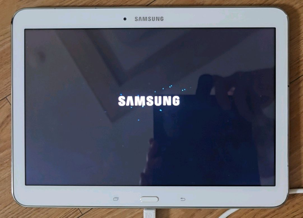 갤럭시 탭 A (2014) 10인치 싸게 팝니다--1