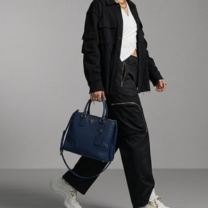 프라다 가방,크로스백토트백(디올샤넬보테가루이비통구찌셀린느생로랑발렌시아가 이미지