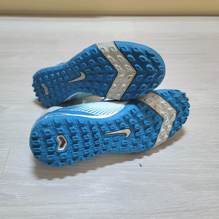 [260mm] 나이키 머큐리얼 슈퍼플라이 10 아카데미 TF 풋살화 축구화 (가방도 같이 드립니당)--3