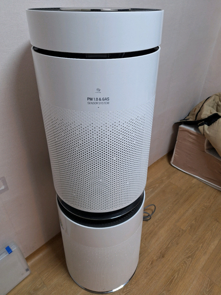 안녕하세요 LG 퓨리케어 공기청정기 AS280DWFC 24년식 팝니다--1