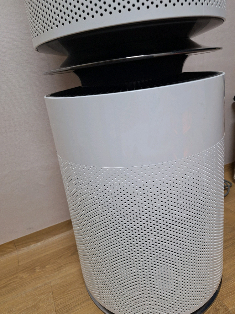 안녕하세요 LG 퓨리케어 공기청정기 AS280DWFC 24년식 팝니다--2