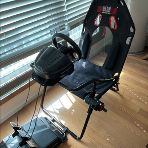 트러스트마스터 T300RS & 넥스트레벨 GT Lite 이미지