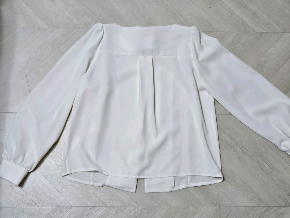 여성 타이 블라우스 새상품 이미지