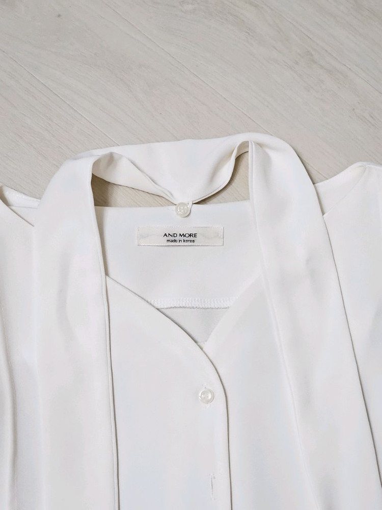 여성 타이 블라우스 새상품 이미지