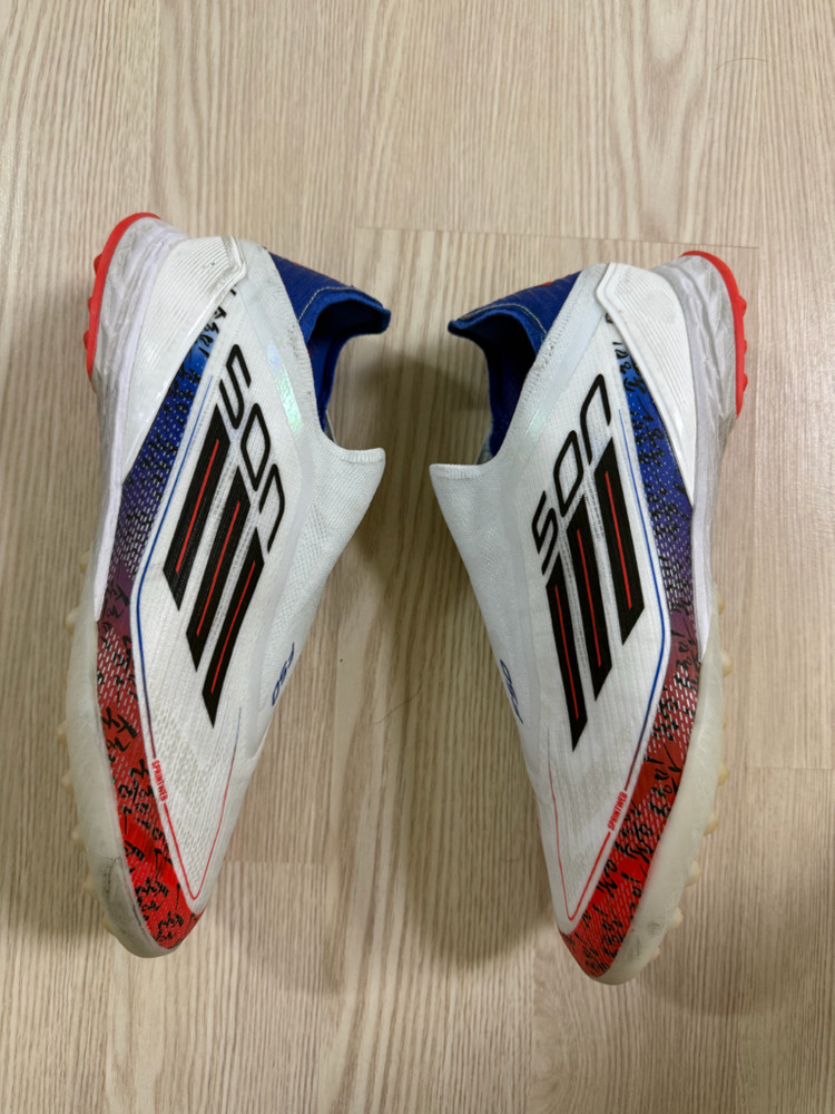 손흥민 한정판 태극 풋살화(275사이즈)--1