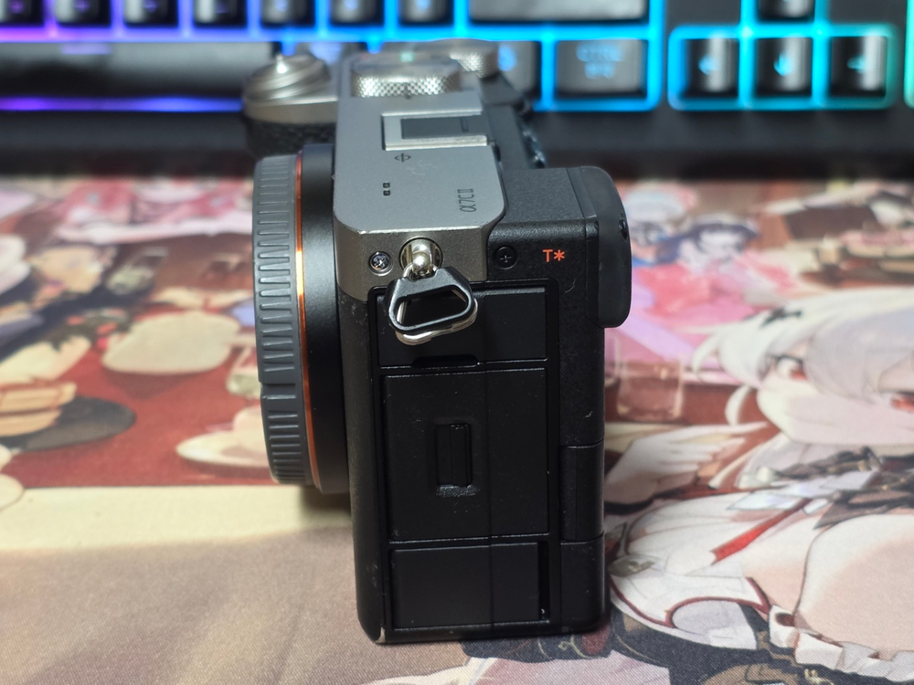 소니 A7C2 실버 팝니다--4