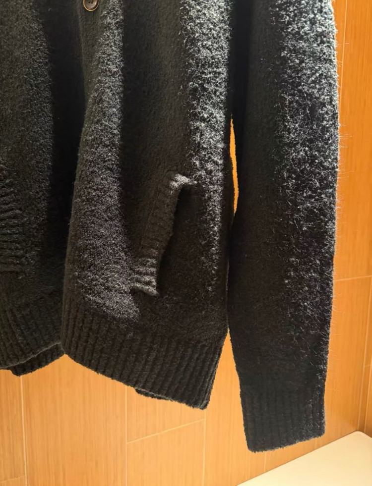 루이비통 청키 인따르시아 시그니처 가디건 이미지