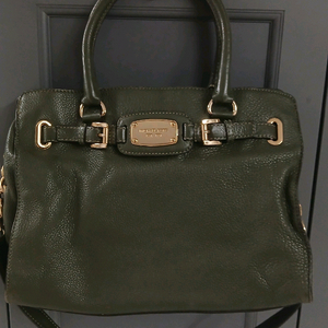 마이클코어스 올리브 그린 토트백