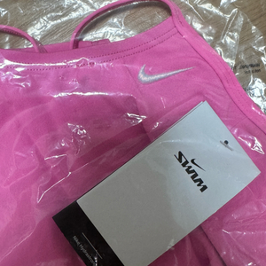 나이키 메탈릭 핑크 글로우 컷아웃 26