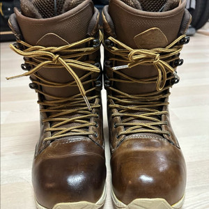버튼 x 레드윙 콜라보 스노우보드 부츠 270