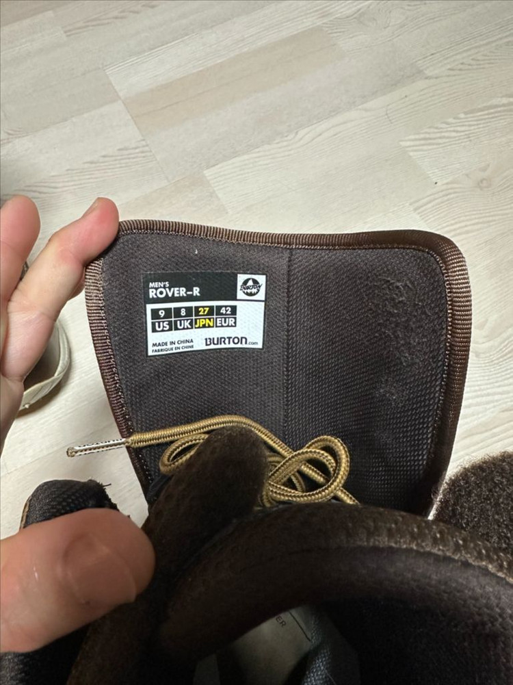 버튼 x 레드윙 콜라보 스노우보드 부츠 270--5