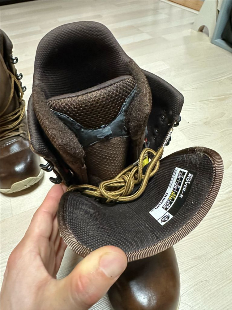 버튼 x 레드윙 콜라보 스노우보드 부츠 270--8