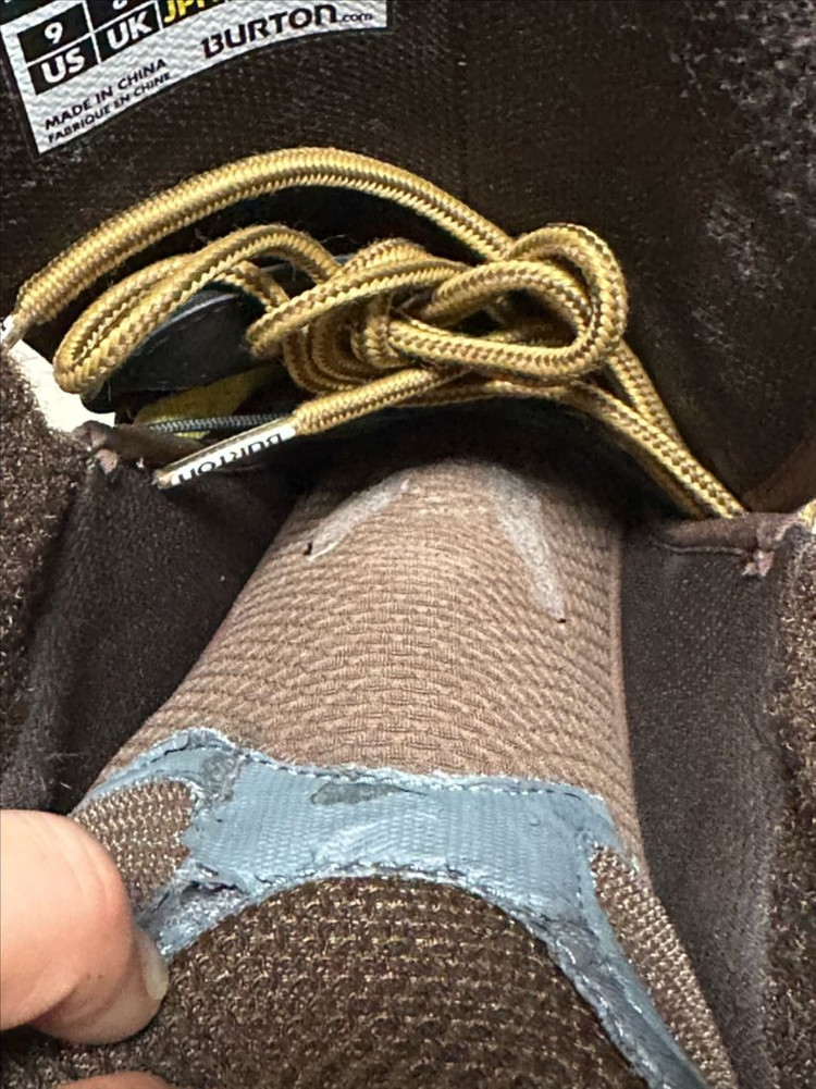 버튼 x 레드윙 콜라보 스노우보드 부츠 270--9