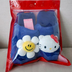 위글위글 헬로키티 한정판 퍼 홈슬리퍼 룸슈즈 이미지