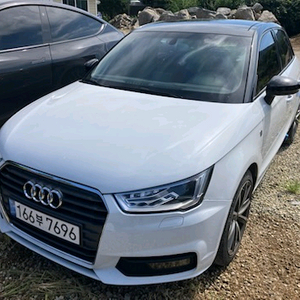 아우디 희귀매물 a1 30 tdi 전손이력 팝니다. 이미지