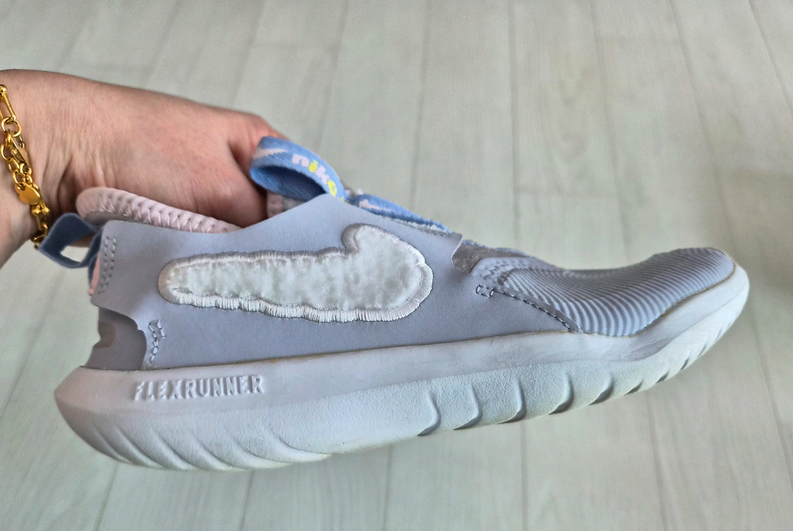 나이키 운동화 220사이즈 내놓습니다.--5