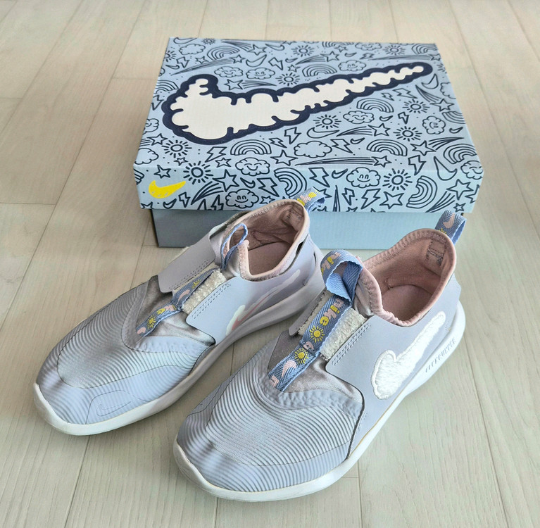 나이키 운동화 220사이즈 내놓습니다.--6