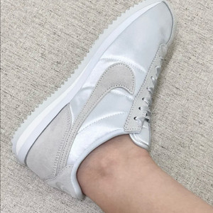 나이키 코르테즈 텍스타일 퓨어 플래티넘 화이트 FV5420-001 240사이즈