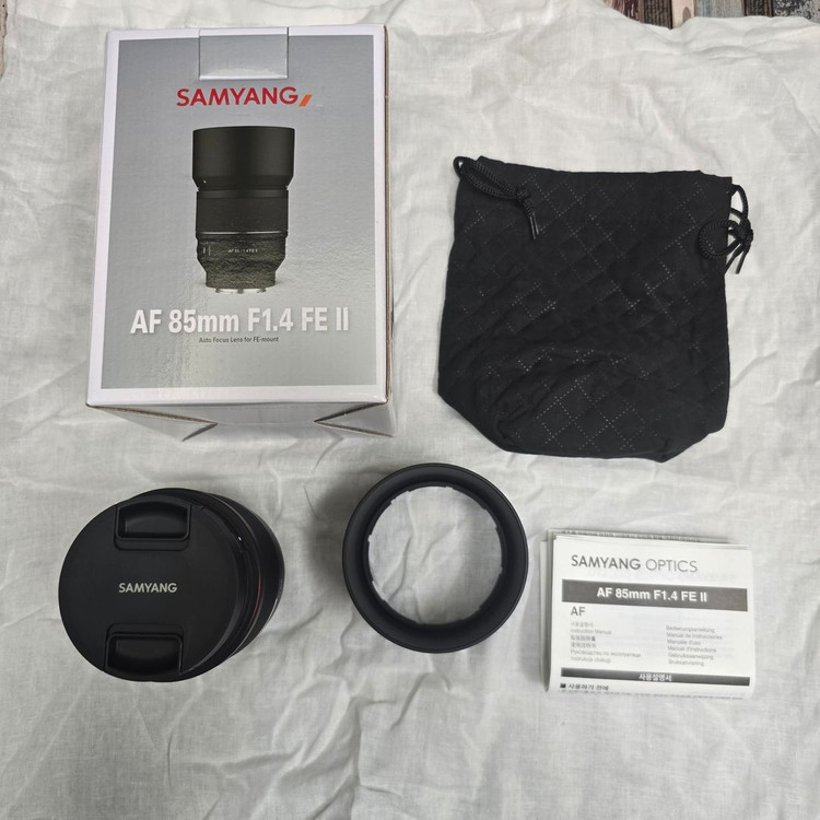 삼양 AF 85mm F1.4 FE II 렌즈 팝니다 (풀박)--0