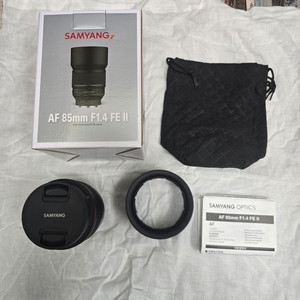 삼양 AF 85mm F1.4 FE II 렌즈 팝니다 (풀박)