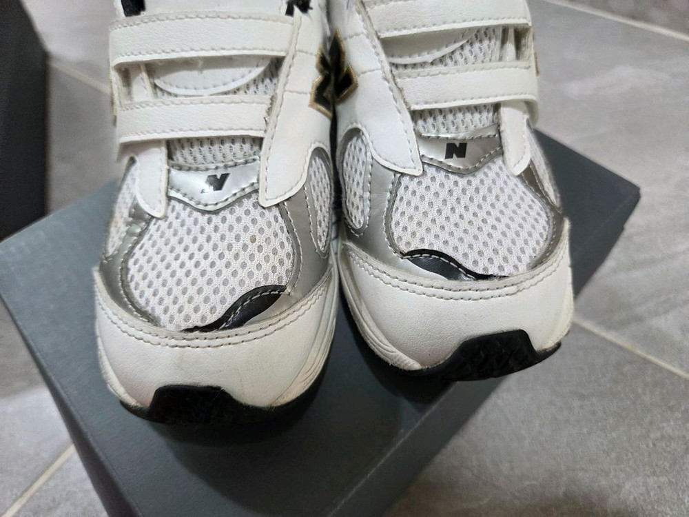 뉴발란스키즈 운동화 2002 이미지