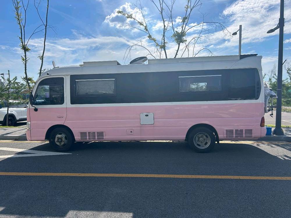 카운티 롱바디 캠핑카 판매 이미지