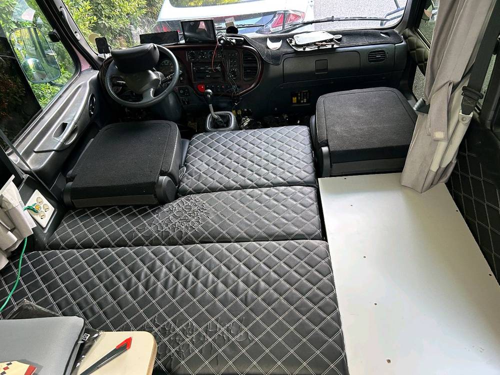 카운티 롱바디 캠핑카 판매 이미지