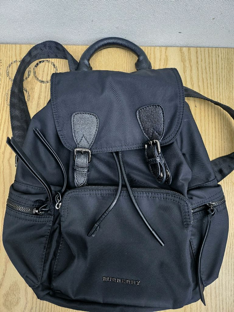 버버리 백팩(착샷있음) 이미지