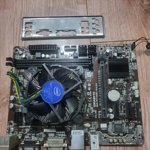 인텔 i5-7500 기가바이트 h110m-ds2v 보드에 판매합니다. 이미지