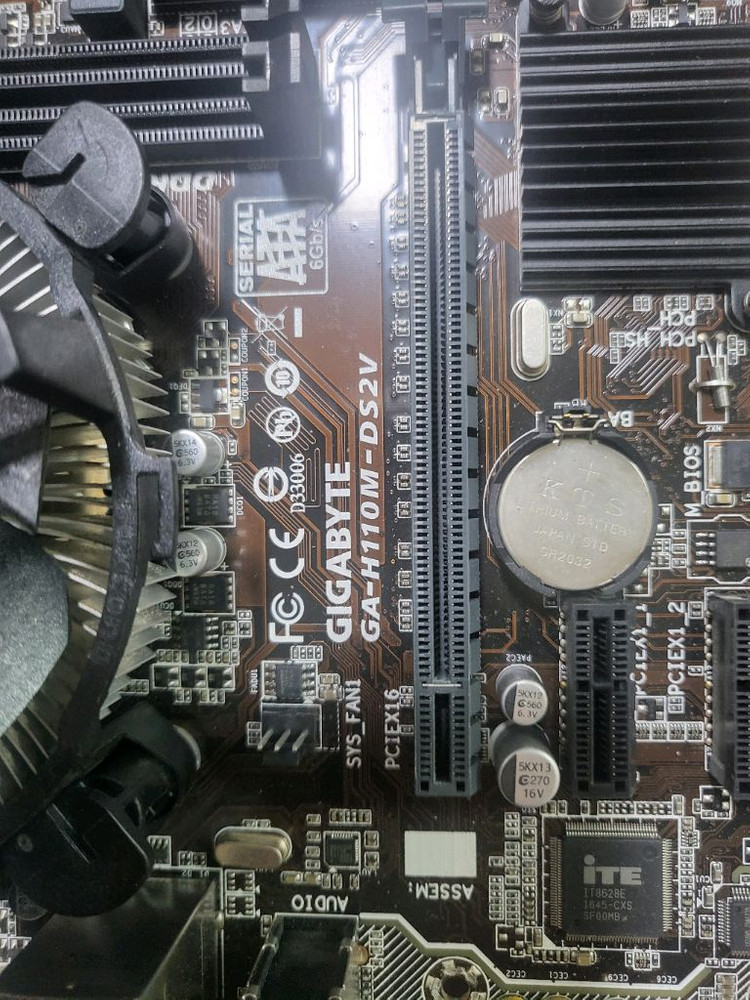 인텔 i5-7500 기가바이트 h110m-ds2v 보드에 판매합니다. 이미지